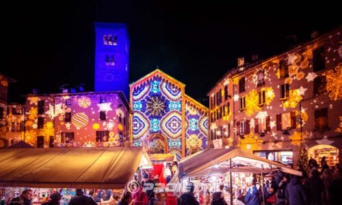 Christmas lights and market