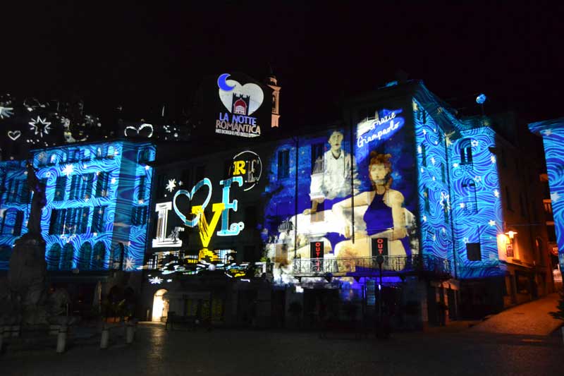 Lovere proiezioni scenografiche per la notte romantica