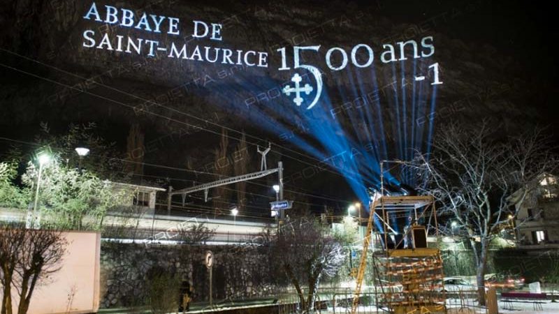 Projections on mountain