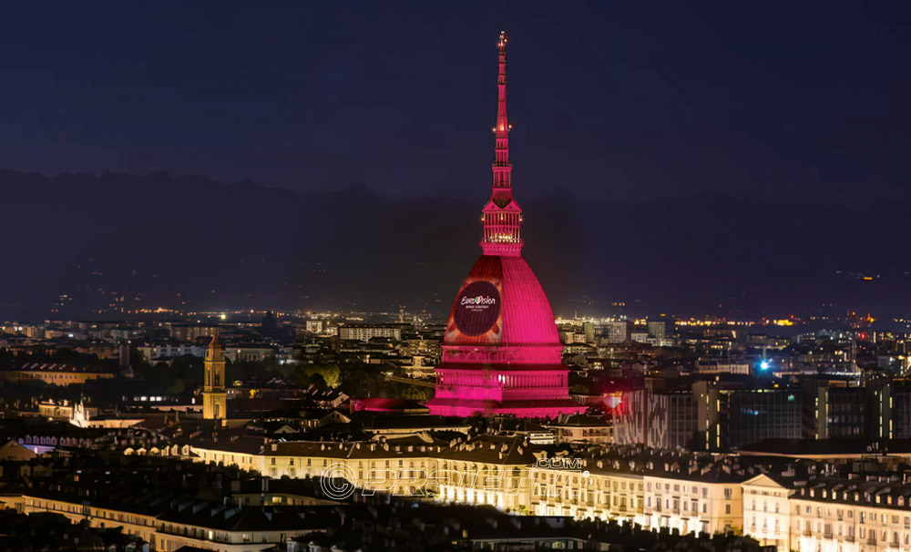 Proiezione sulla Mole di Torino del logo eurovision